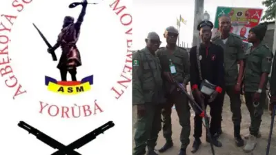 Awọn ọmọ ẹgbẹ Agbekoya wọ aṣọ wọn pẹlu ibọn lọwọ wọn