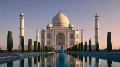 आगरा में स्थित ताजमहल