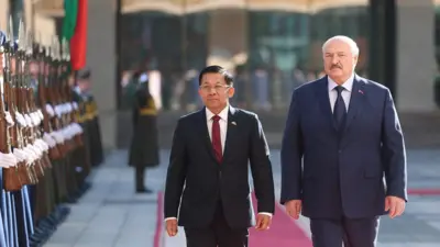 ဂုဏ်ပြုတပ်ဖွဲ့နဲ့ ကြိုဆိုခြင်းခံရတဲ့ စစ်ခေါင်းဆောင်ရဲ့ ဘယ်လာရုစ်ခရီးစဥ်