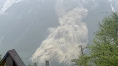 Imagen del momento de la avalancha.
