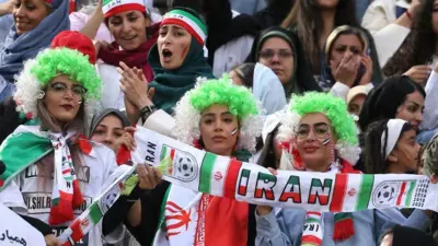 Para pendukung tim nasional Iran 
