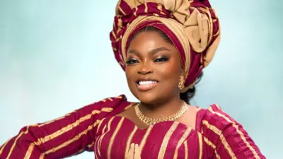 Gbajugbaja oṣere Funke Akindele wọ aṣọ ofi, o si tun we gele