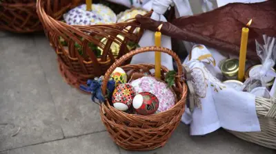 Паски зі свічками