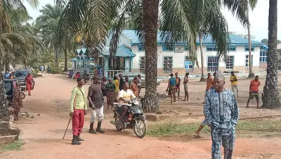 Aworan ile ijọsin ti iṣẹlẹ naa ti waye.