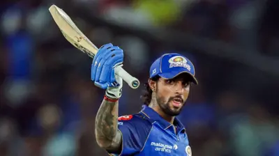 तिलक वर्मा ने सिर्फ़ 45 गेंदों पर 101 रन बनाए