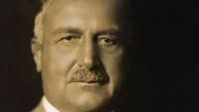 Retrato de Amadeo Giannini close up