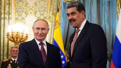 El presidente de Rusia, Vladimir Putin, junto al presidente de Venezuela, Nicolás Maduro, en el Kremlin, Moscú, el 7 de mayo de 2025.