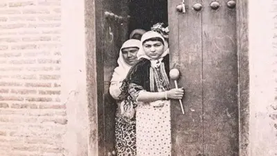 عکس‌های منتشر شده از آلبوم قاجاری کاخ گلستان