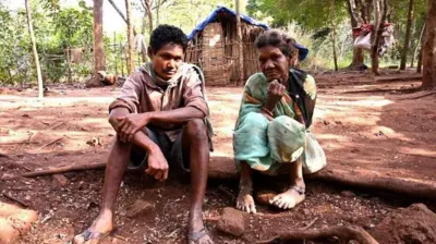 तेलंगाना के भद्राद्री कोठागुडेम ज़िले में घने जंगल के बीच एक परिवार पिछले 25 वर्षों से अकेला रह रहा है