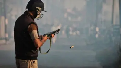 ਪੈਲੇਟ ਗਨ ਨਾਲ ਸੁਰੱਖਿਆ ਮੁਲਾਜ਼ਮ ਦੀ ਫਾਈਲ ਤਸਵੀਰ