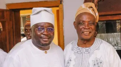 Aworan Bayọ Adelabu ati Olubadan ilẹ Ibadan, Ọba Rashidi Ladọja.