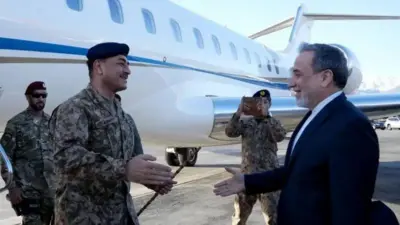 आसिम मुनीर और अब्बासी अराग़ची