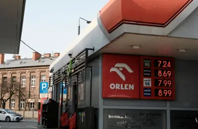Tablica z cenami paliw na warszawskiej stacji Orlen SA, kilka tygodni po rozpoczęciu wojny USA i Izraela z Iranem. Sławomir Kamiński/Agencja Wyborcza.pl, za pośrednictwem agencji Reuters. 