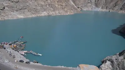 عطا آباد جھیل 