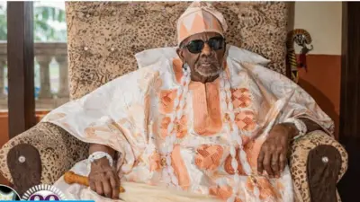 Oba Babatunde Akran, Wheno Aholu Menu-Toyi I.