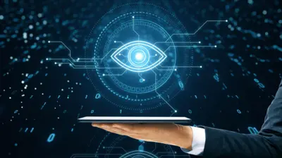 ဆိုက်ဘာသူလျှိုနည်းပညာ ဟိုလိုဂရမ်နဲ့ လက်ကိုင်မိုဘိုင်းဖုန်းကို ကိုင်ဆောင်ထားတဲ့အမျိုးသား၊ အင်တာနက် ထိန်းချုပ်မှုကို မျက််လုံးအတုနဲ့ စောင့်ကြည့်နေတဲ့ သရုပ်ဖော်ပုံအဟောင်းဖြစ်ပါတယ်။