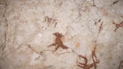 Gambar cadas atau lukisan gua tertua di dunia terlihat di Gua Metanduno.