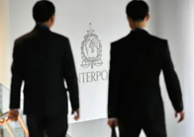 इन्टरपोलको कार्यालयमा दुई अधिकारी
