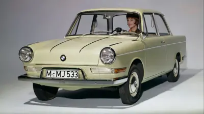 ب‌ام‌و ۷۰۰