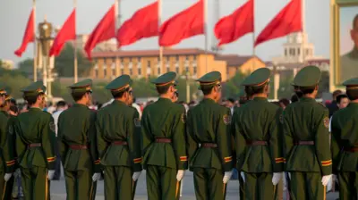 سربازان چینی در صف