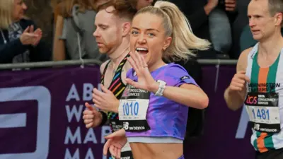 Anya Culling during the 2022 London Marathon