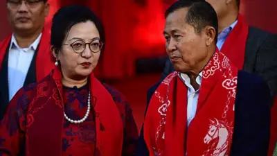 ရန်ကုန်မြို့မှာ ဖေဖော်ဝါရီလ ၁၃ ရက်တုန်းက ပြုလုပ်ခဲ့တဲ့ တရုတ်နှစ်သစ်ကူး ပွဲတော်တက် မြန်မာဒုတိယ စစ်ခေါင်းဆောင်နဲ့ မြန်မာနိုင်ငံဆိုင်ရာ တရုတ်သံအမတ်ကြီး 