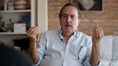 Paulo de Tarso em sua casa durante a entrevista à BBC.