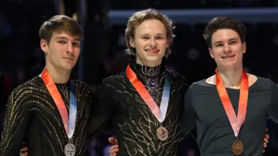 Эндрю Торгашев, Илья Малинин и Максим Наумов с медалями чемпионата США в Сент-Луисе