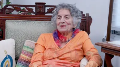 Sel Erder Yackley nació en Estambul, en 1939, y es una de las participantes del estudio. 