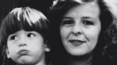Miguel Uribe de cuatro años, junto a su mamá Dia a Turbay