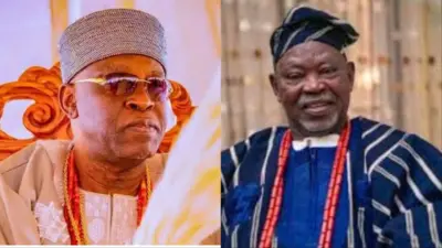 Aworan Soun Ogbomoso lapa ọtun ati Sẹnetọ Adeseun lapa osi