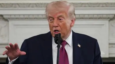 Foto Onyeisiala Donald Trump