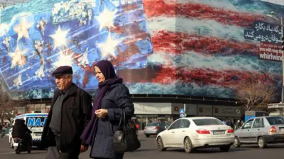 بیلبورد ضد آمریکایی در تهران
