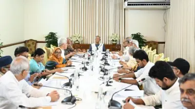 উপদেষ্টা পরিষদের বৈঠকের ছবি