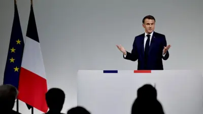 Macron basın toplantısında