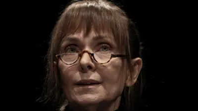 Vesna Trivalić u predstavi „Proces Peliko“