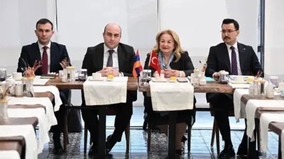 Ermenistan-Türkiye Normalleşme Süreci kapsamında varılan anlaşmalar doğrultusunda, Gümri-Kars demiryolunun rehabilitasyonu ve işletmeye alınmasına ilişkin Ermenistan-Türkiye Ortak Çalışma Grubu toplantısı 28 Nisan 2026 tarihinde Kars'ta gerçekleştirildi.
