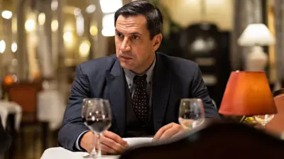 Goran Bogdan kao Mustafa Golubić, Senke nad Balkanom