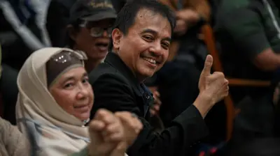 Roy Suryo, Tifauzia Tyassuma, ijazah palsu Jokowi