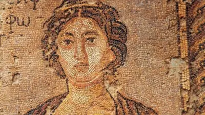 Fragmento de mosaico que representa Safo