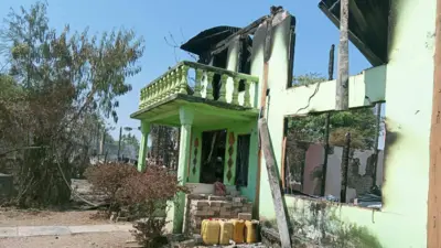 နတ်တလင်းမြို့နယ်ထဲက မီးလောင်မှုဖြစ်အပြီး အဆောက်အဦး မြင်ကွင်း 