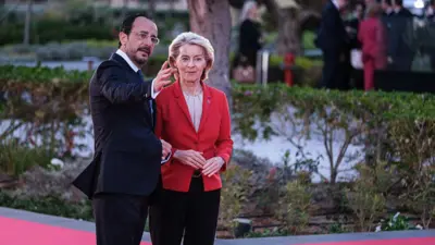 Kıbrıs Cumhurbaşkanı Nikos Hristodulidis ile AB Komisyonu Başkanı Ursula von der Leyen. 