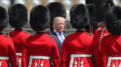 Трамп притягивает Британию не меньше, чем Европа. Кто победит?