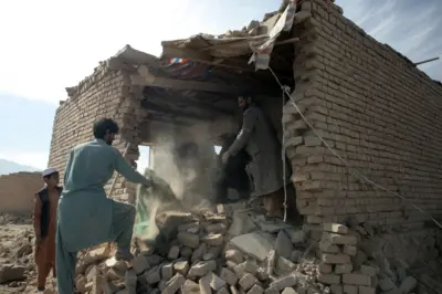 حملات پاکستان به خاک افغانستان 