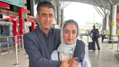 ईरान यूनिवर्सिटी ऑफ़ मेडिकल साइंस में एमबीबीएस की प्रथम वर्ष की छात्रा रौनक़ अशरफ
