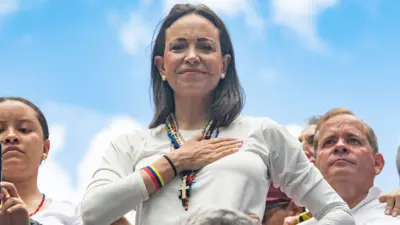 María Corina Machado durante os protestos na Venezuela contra os resultados das eleições dados pelo governo