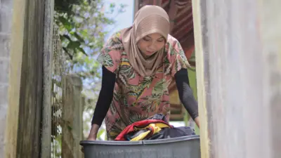 DPR mengesahkan Undang-Undang Perlindungan Pekerja Rumah Tangga (UU PPRT) pada Selasa (21/04),