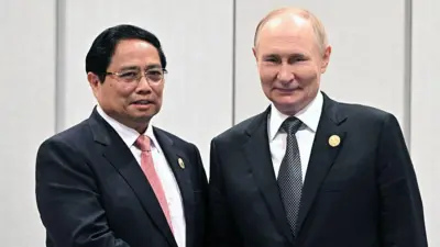 Tổng thống Nga Vladimir Putin và Thủ tướng Phạm Minh Chinh có cuộc gặp bên lề Hội nghị thượng đỉnh Tổ chức Hợp tác Thượng Hải (SCO) tại Thiên Tân, Trung Quốc vào ngày 1/9/2025