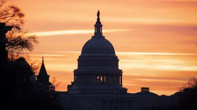 Здание Конгресса США (Капитолий) в Вашингтоне на закате