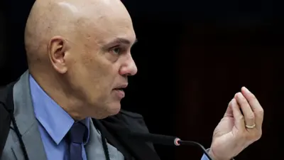 O juiz Alexandre de Moraes, do Supremo Tribunal Federal (STF), gesticula durante uma sessão do Supremo Tribunal Federal em Brasília, Brasil, em 19 de agosto de 2025.